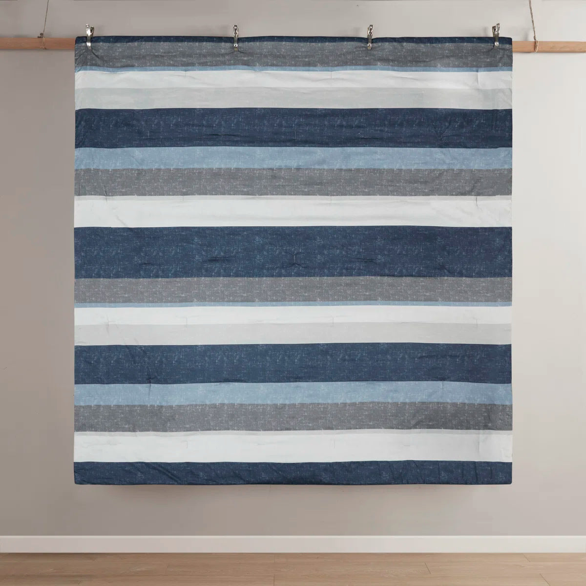 Jaxon Comforter Set with Bed Sheets